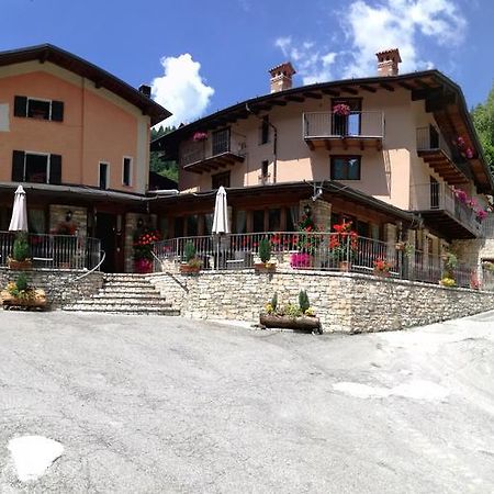 Maison d'hôtes Agriturismo Cornei Da Nadia à Collio Extérieur photo